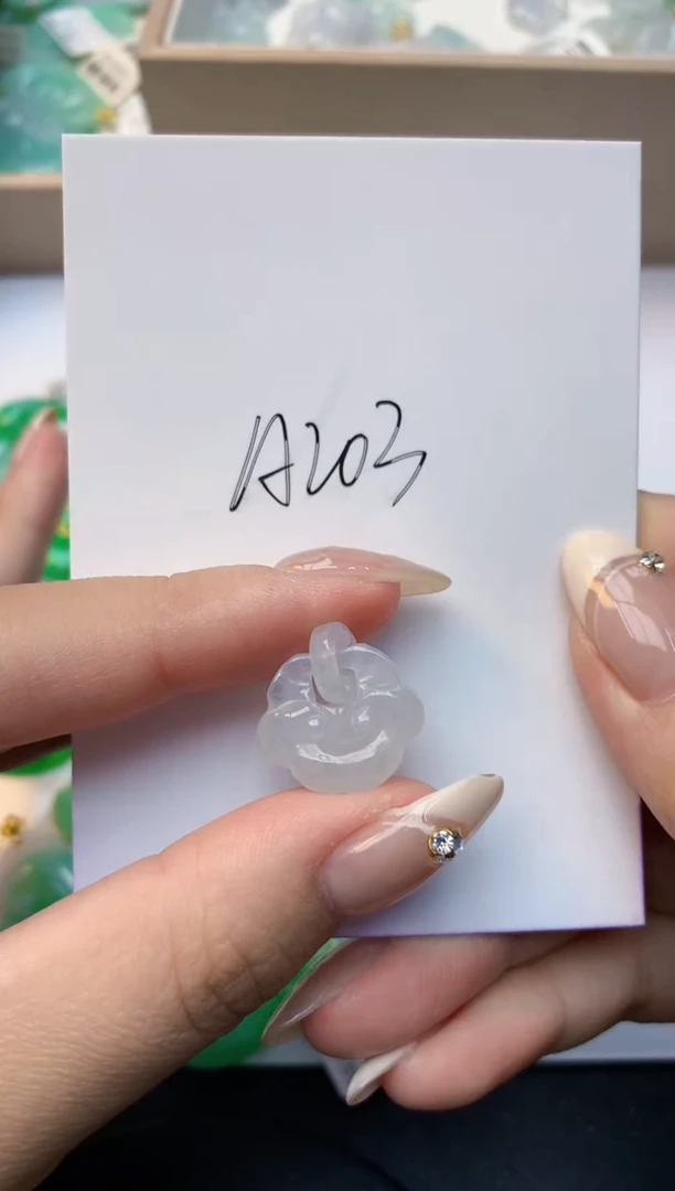 颈饰未镶嵌翡翠天然A货翡翠百元以上9元证书费自理