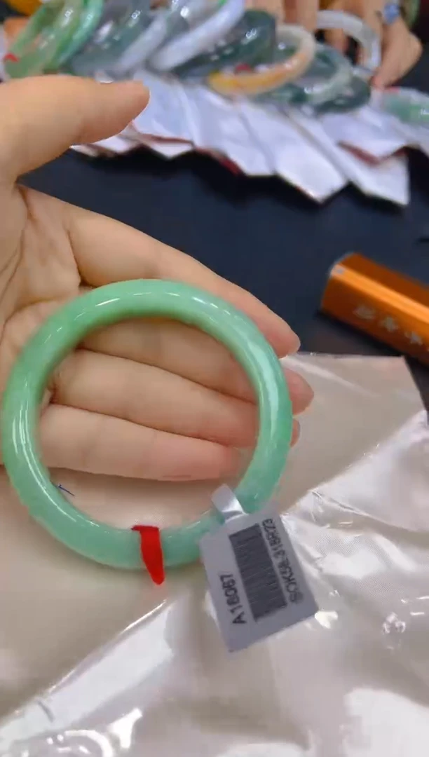 翡翠手镯未镶嵌269（多样性发其一）