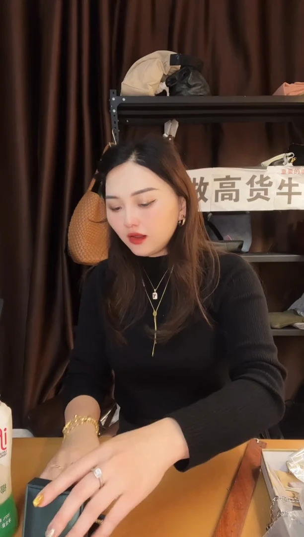 牛皮（革）高端订制时尚百搭女士饰品