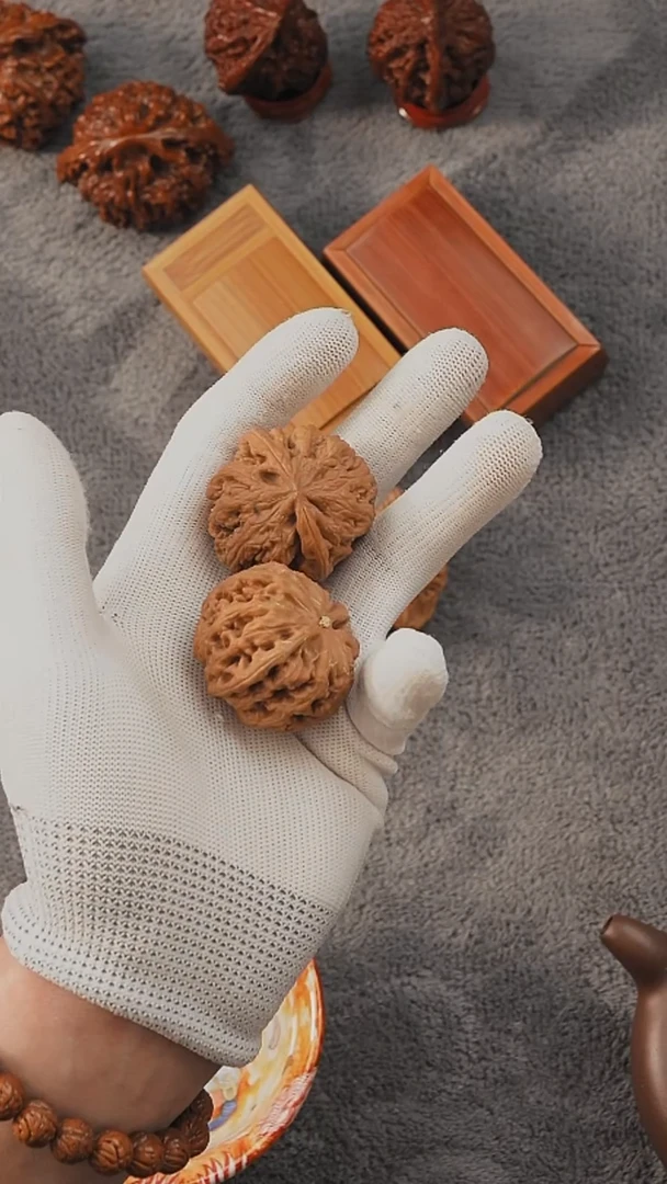 吊坠文玩核桃知**一41大粗筋