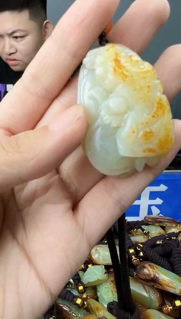 和田玉未镶嵌颈饰1