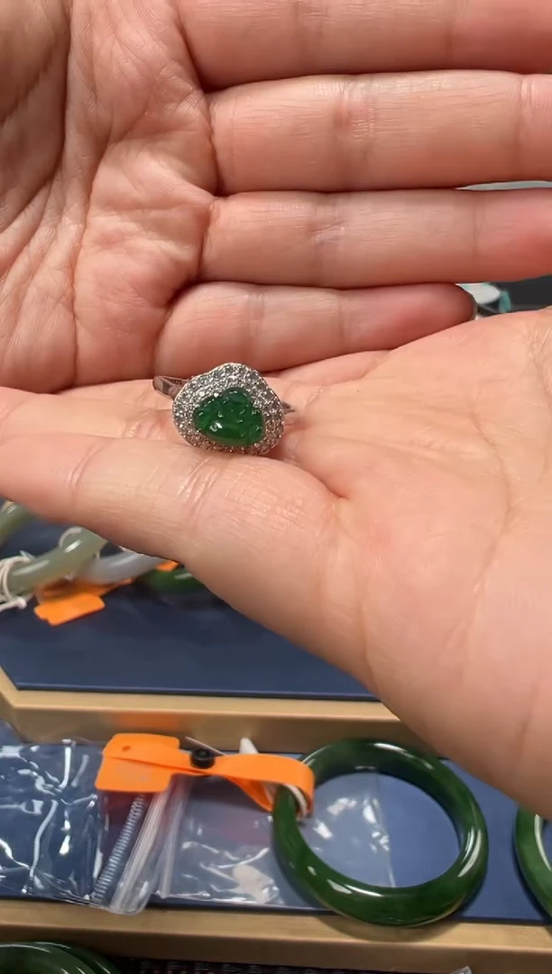 和田玉戒指银S925镶嵌碧玉戒指