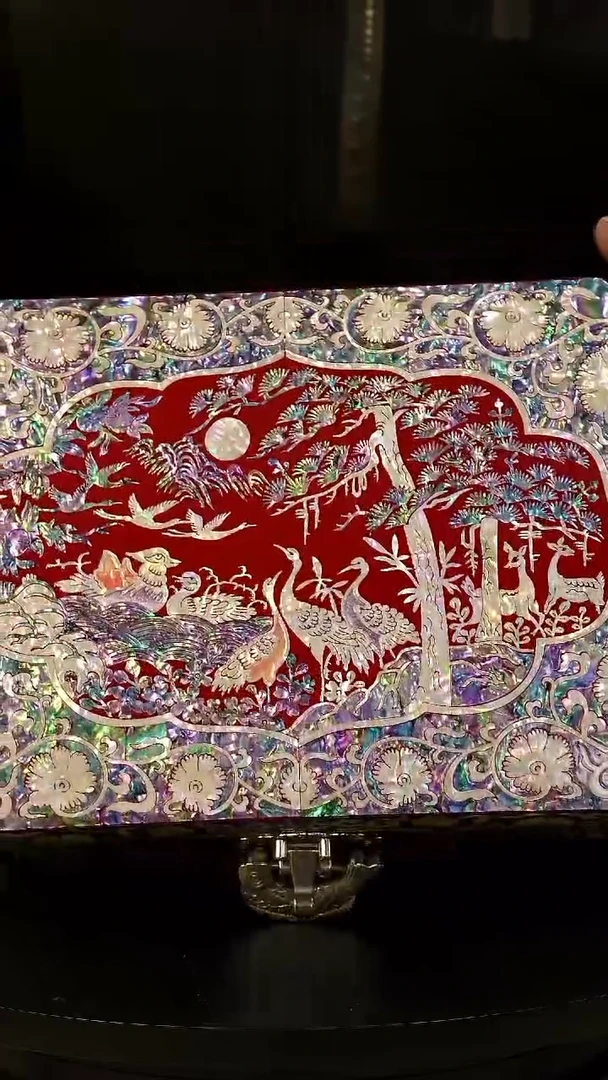 绒布底·弘贝雅螺钿漆器文化馆