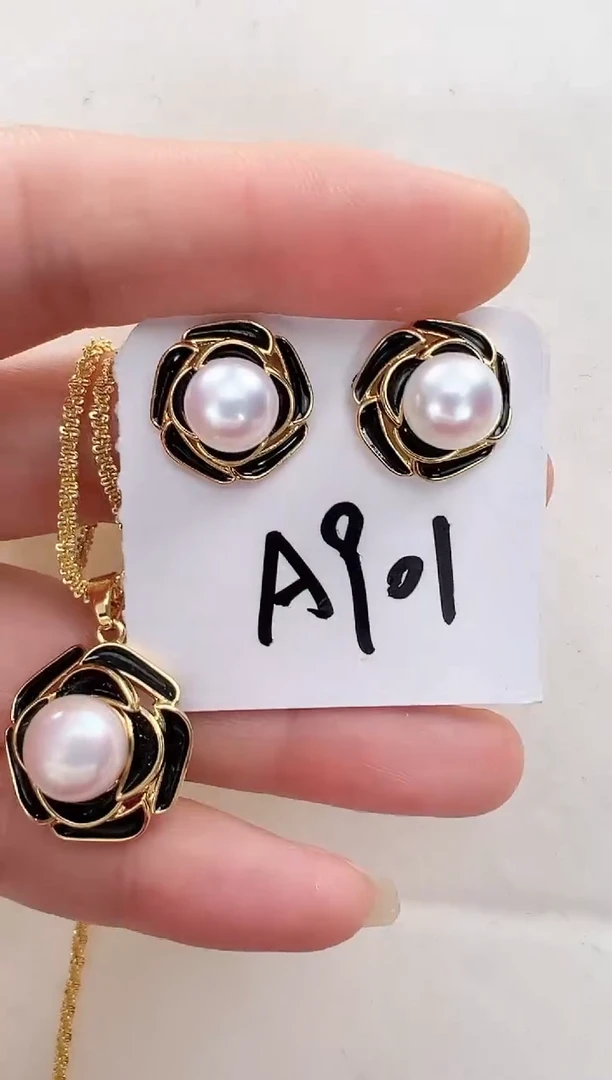 【闪购商品】淡水珍珠耳饰合金黑色山茶花