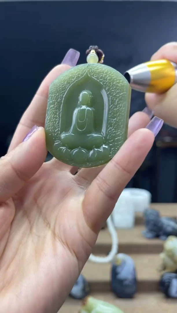 颈饰未镶嵌和田玉1