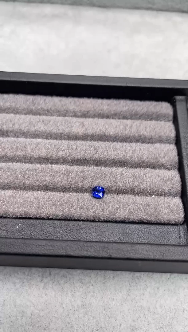 【闪购商品】蓝宝石裸石未镶嵌0.66ct皇家蓝吉尔德