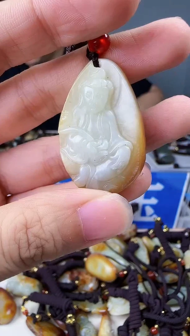 和田玉未镶嵌颈饰1