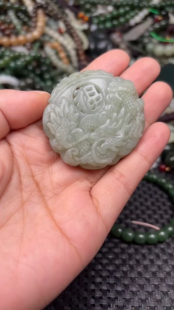 颈饰未镶嵌和田玉1