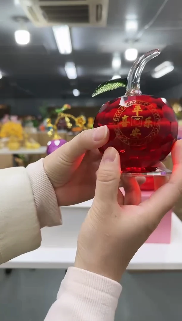 藤金沃水晶琉璃摆设     苹果