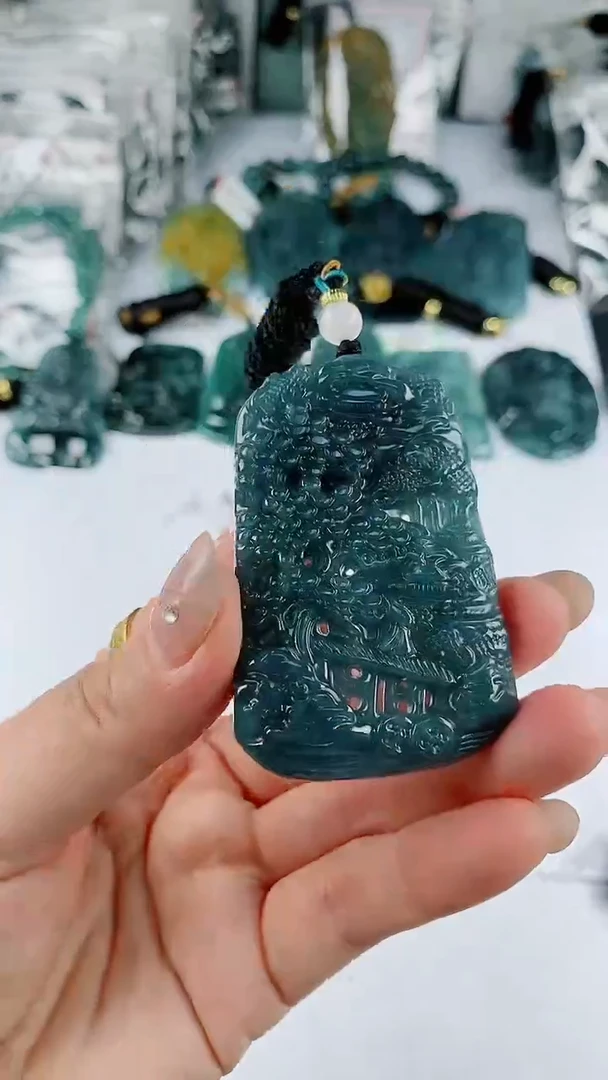 翡翠未镶嵌颈饰
