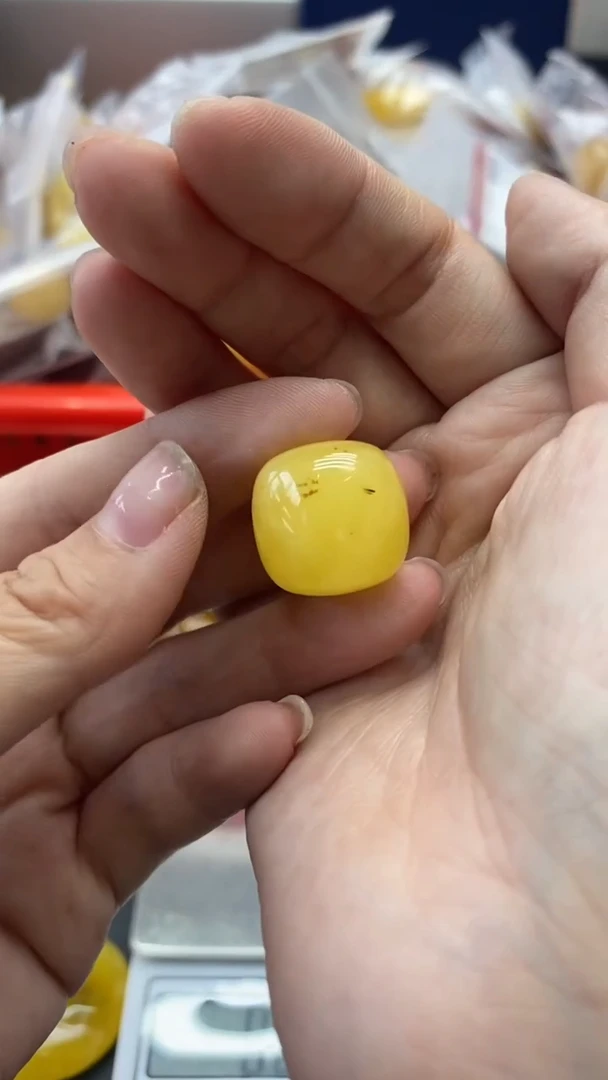 琥珀未镶嵌珠宝奇石929
