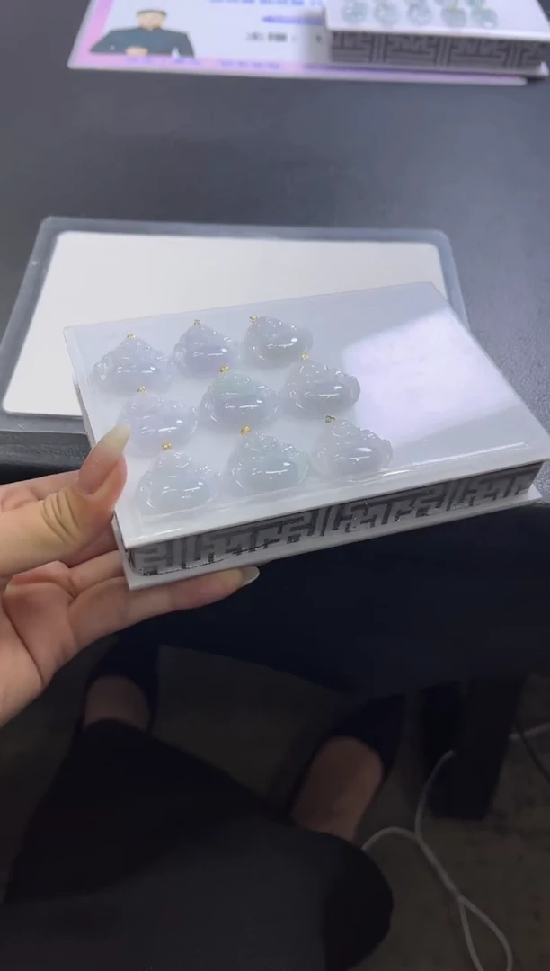 颈饰18K金镶嵌翡翠V348  /多样性发一件/配绳子