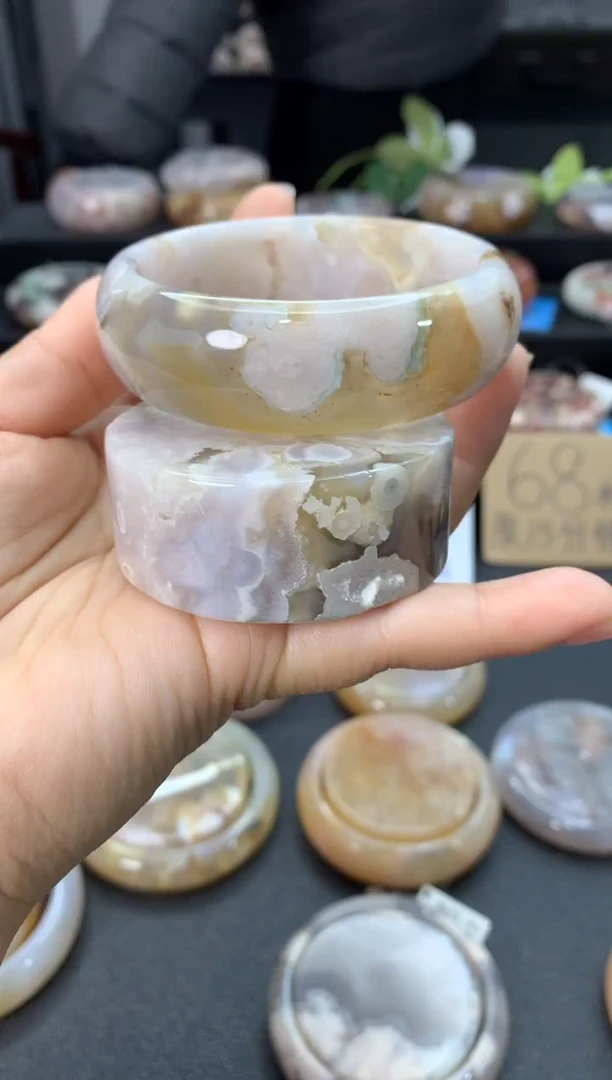 未镶嵌手镯石英质玉（57-58圈口）赠送镯心 无证书