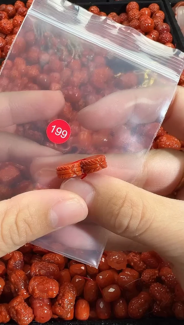 颈饰未镶嵌南红玛瑙1