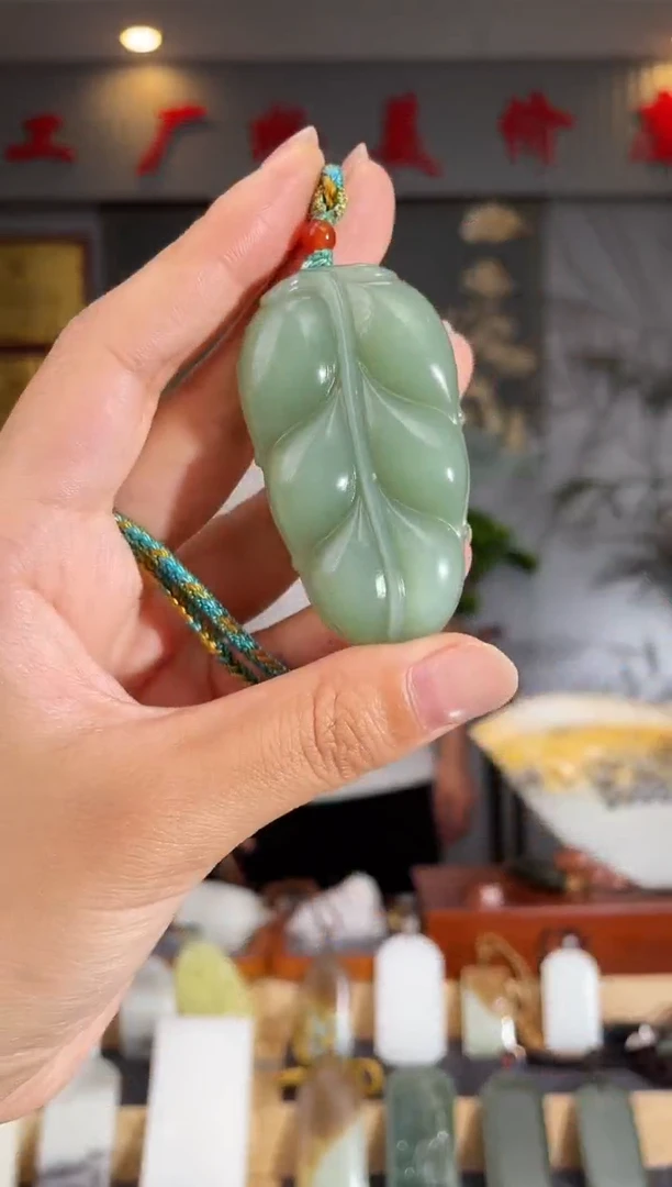 和田玉未镶嵌颈饰1