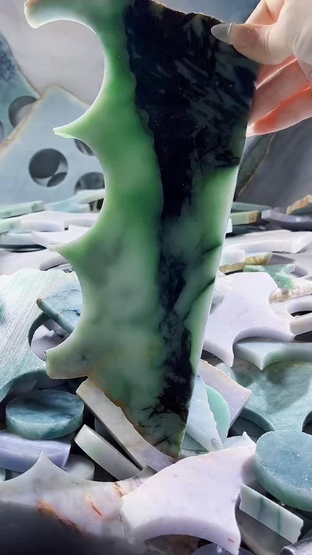 翡翠裸石缅甸翡翠A货晴5612