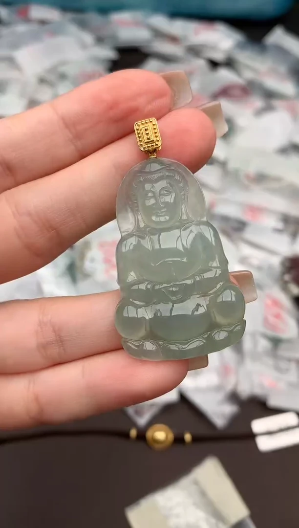 18K金镶嵌挂件翡翠一