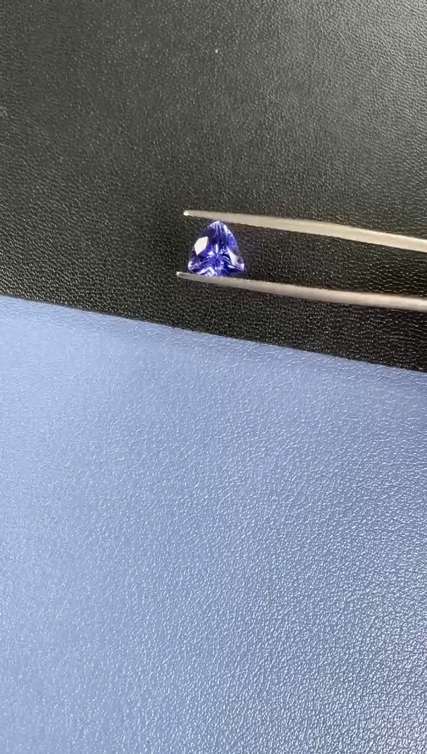 【闪购商品】坦桑石裸石未镶嵌一粒1.35卡