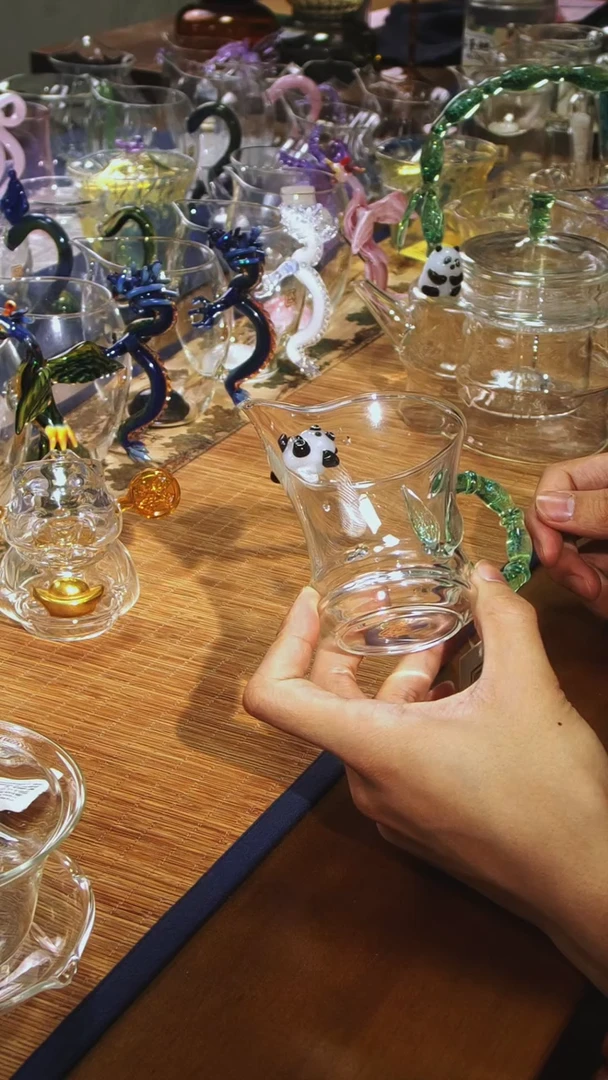 【闪购商品】熊猫公杯晶焱金标