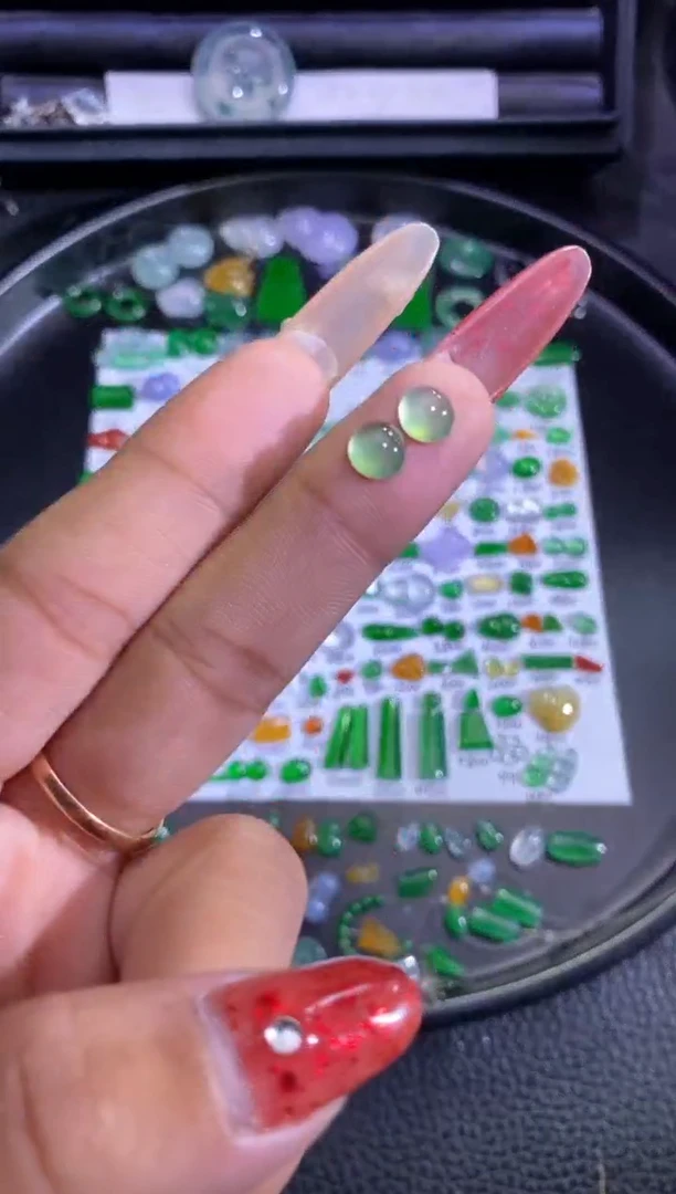 未镶嵌挂件翡翠蛋