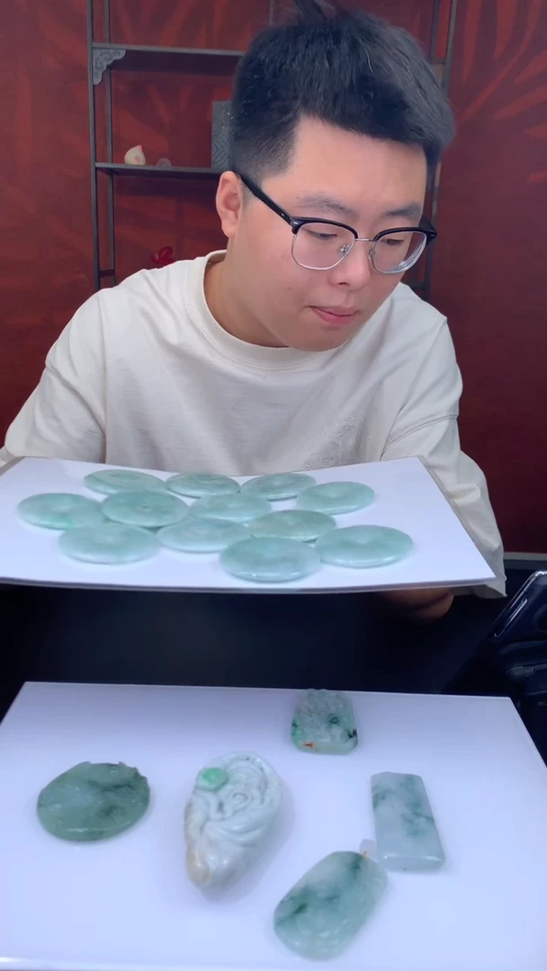 颈饰未镶嵌翡翠挂件发货（多样性发其一）