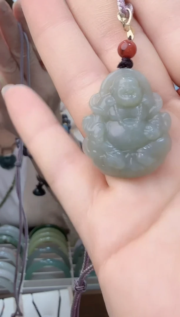 颈饰未镶嵌和田玉（糖玉）（微瑕）佛公