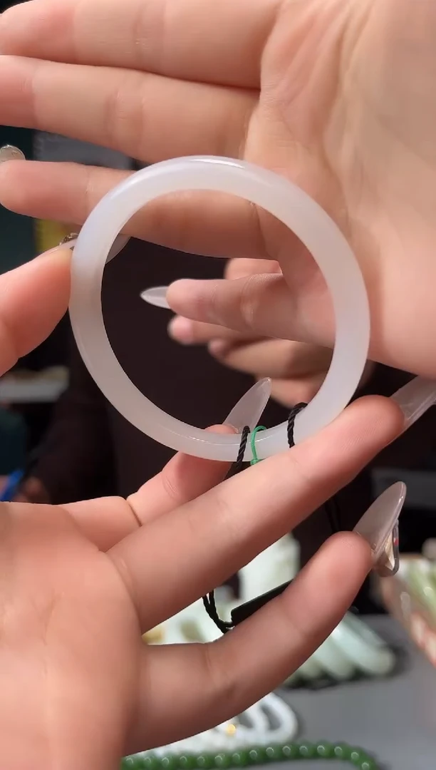 【闪购商品】和田玉颈饰未镶嵌圈口56