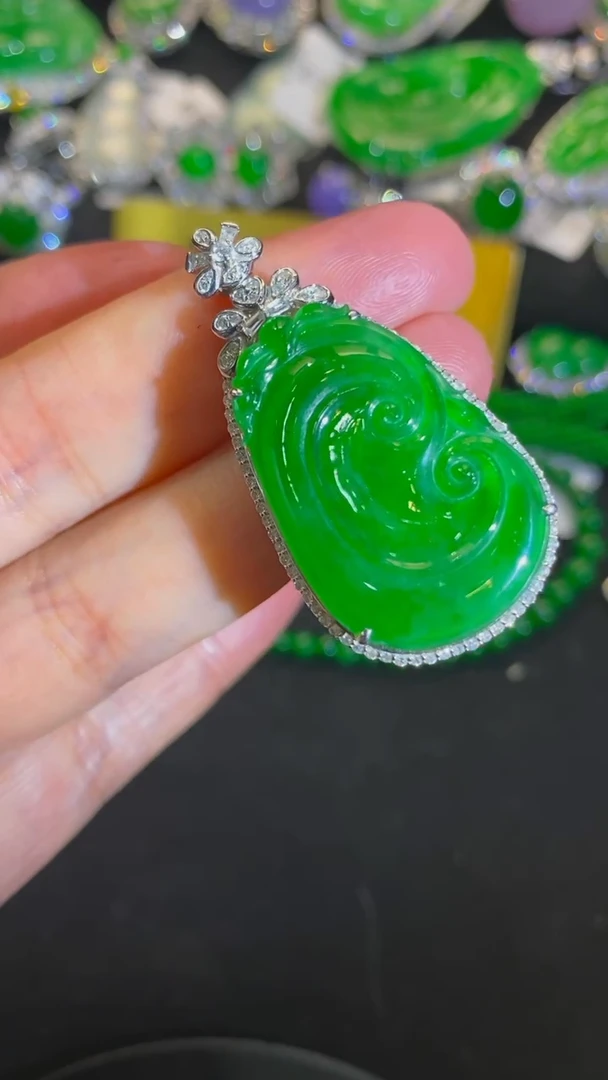 【闪购商品】翡翠颈饰未镶嵌绿如意