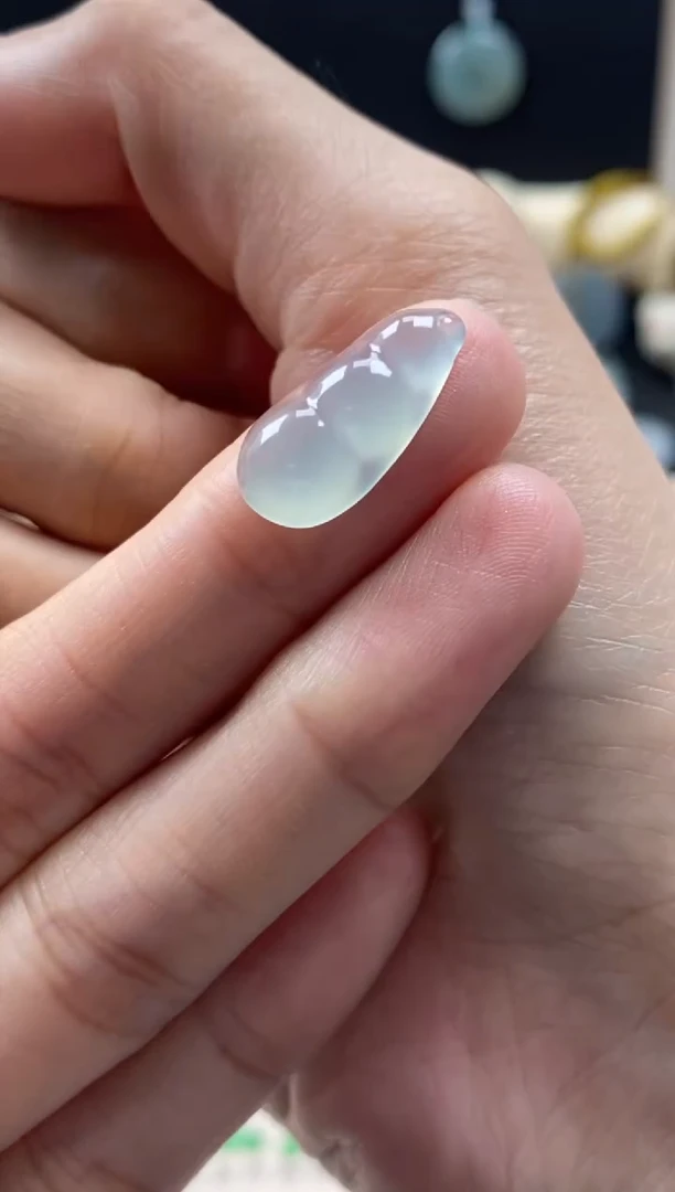【闪购商品】翡翠颈饰未镶嵌翡翠冰晴福豆