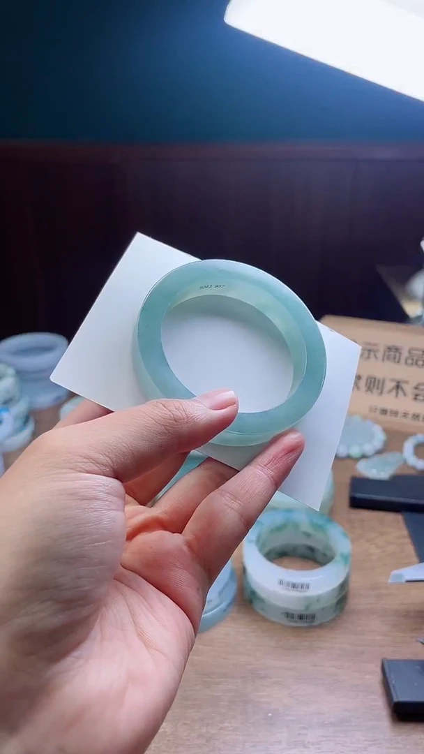 定制翡翠手镯未镶嵌定制
