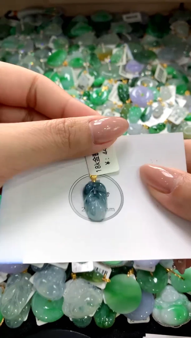 颈饰未镶嵌翡翠1