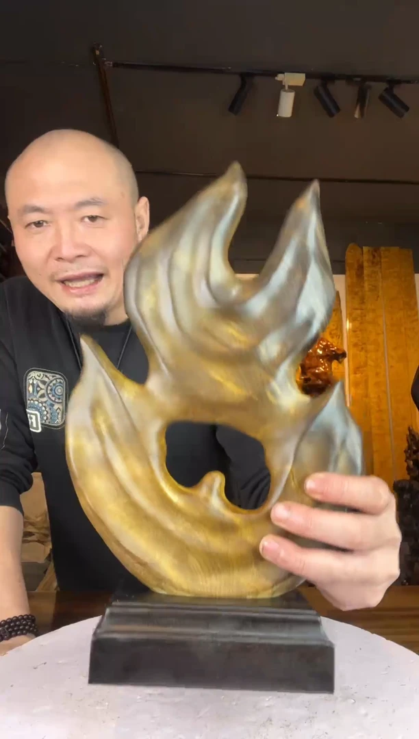 金丝楠来**丈645金丝楠自然随型摆件