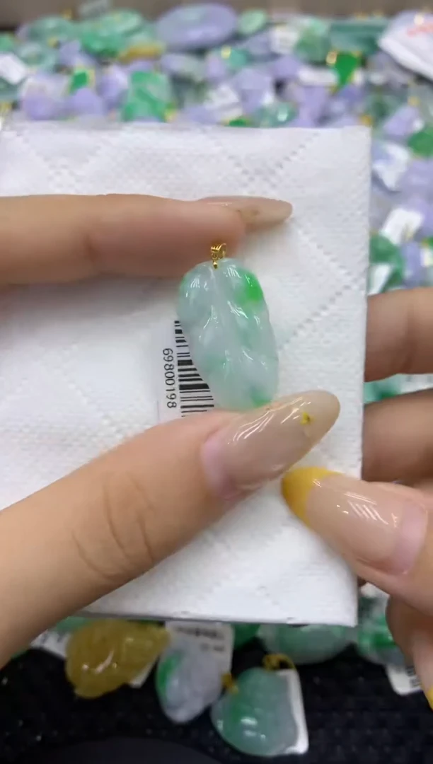 颈饰未镶嵌翡翠天然缅甸翡翠A货