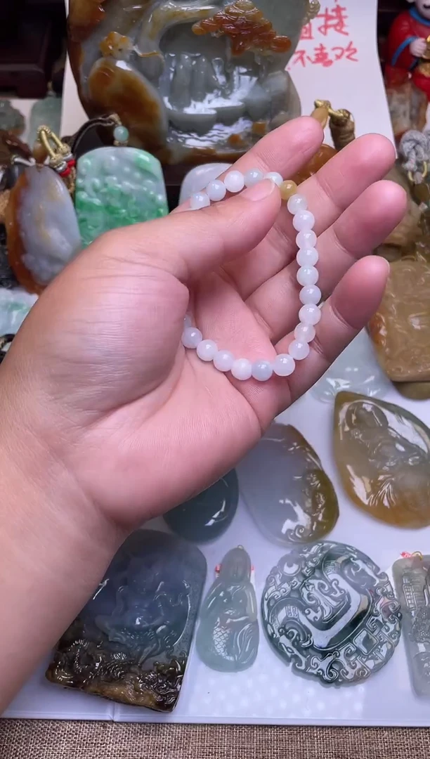 颈饰未镶嵌翡翠幸****?1