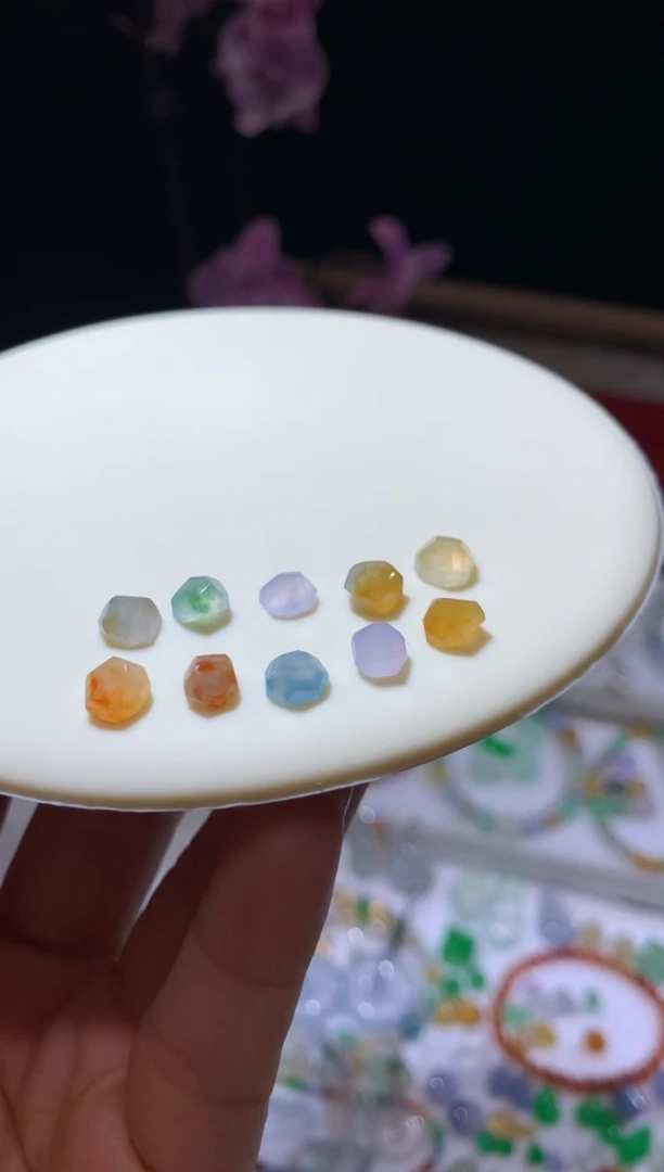 未镶嵌定制翡翠随型一组十颗