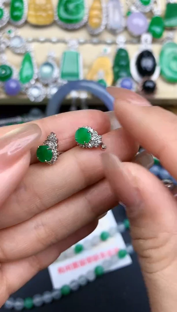 颈饰18K金镶嵌翡翠384-中国好珍宝