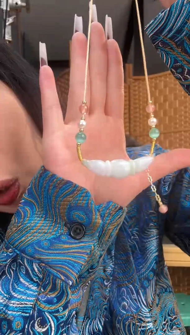 【闪购商品】翡翠颈饰未镶嵌挂件