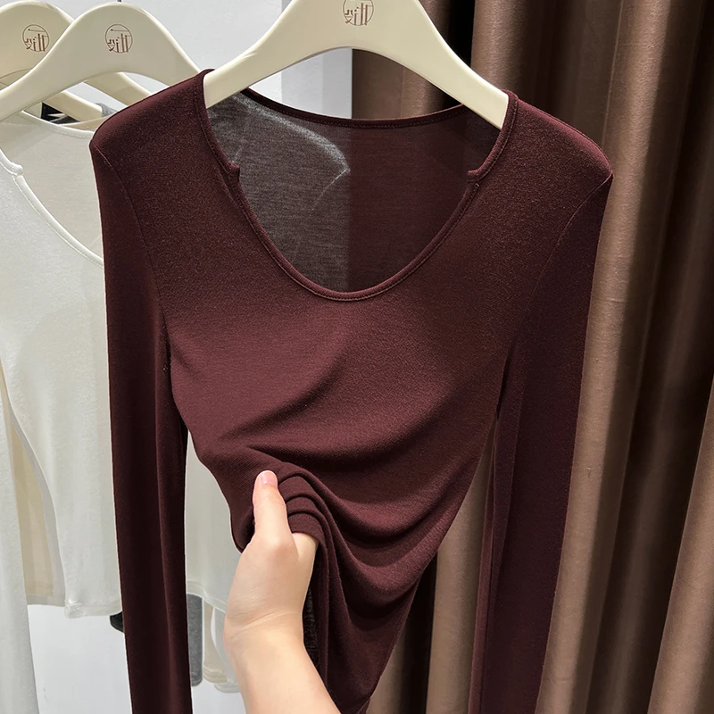 高档纯欲风红色T恤上衣女秋季爆款修身弹力大U领内搭辣妹打底小衫