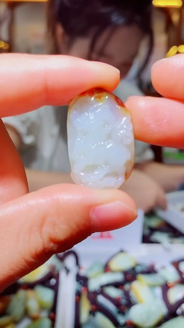 和田玉未镶嵌颈饰1