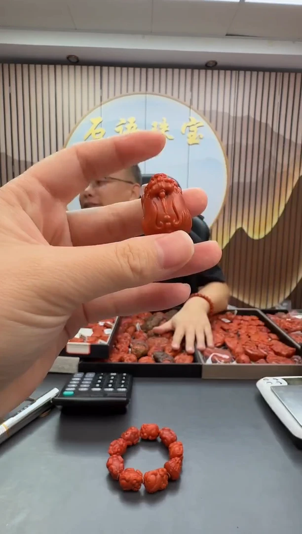 未镶嵌雕刻南红玛瑙055ZB1119产品一个