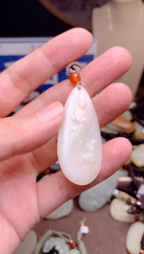 和田玉未镶嵌颈饰1