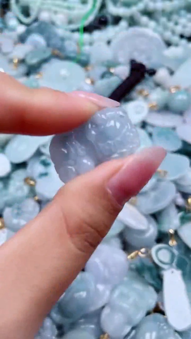 翡翠未镶嵌吊坠(不含链)1