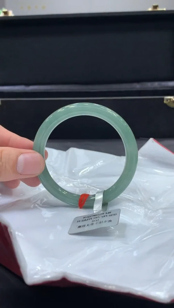 未镶嵌手镯翡翠翡翠手镯