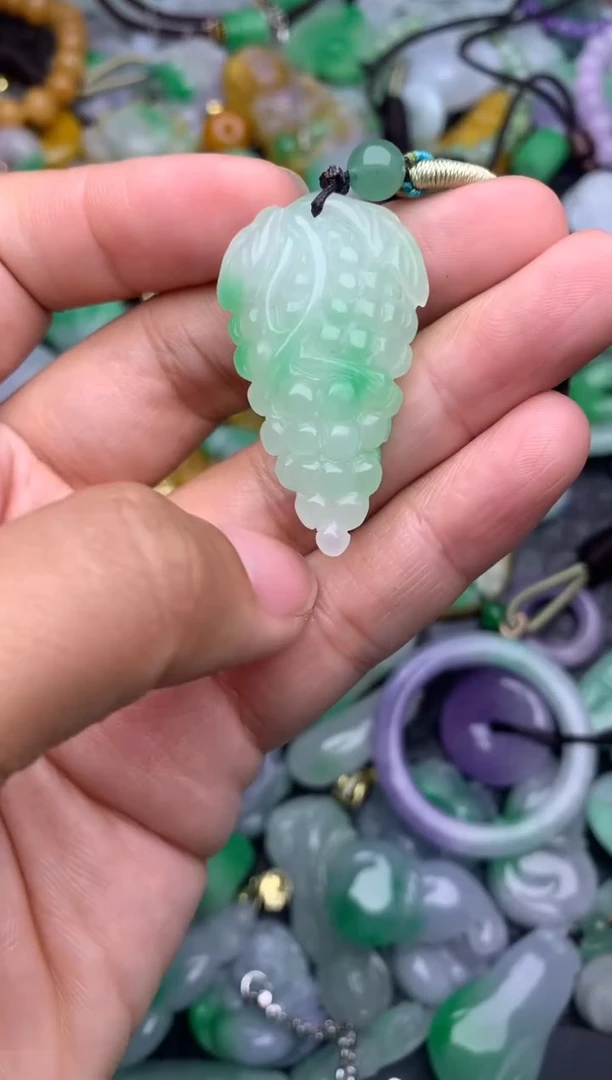 颈饰未镶嵌翡翠缅甸翡翠吊坠