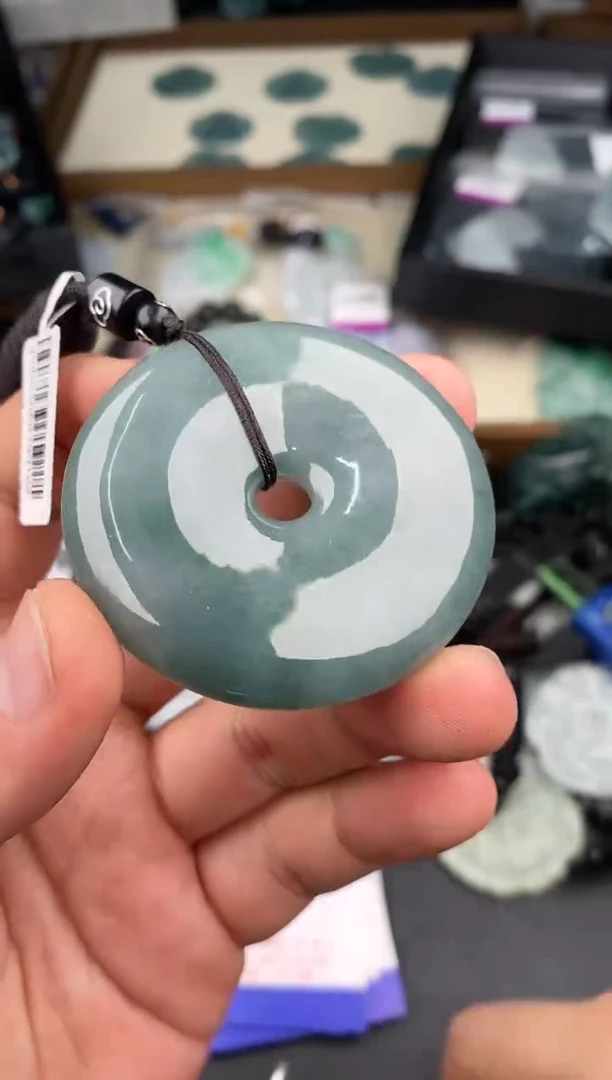【闪购商品】翡翠颈饰未镶嵌  天然翡翠，一物一图