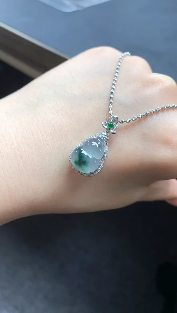 【闪购商品】翡翠吊坠(不含链)18K金镶嵌吊坠|2950+295