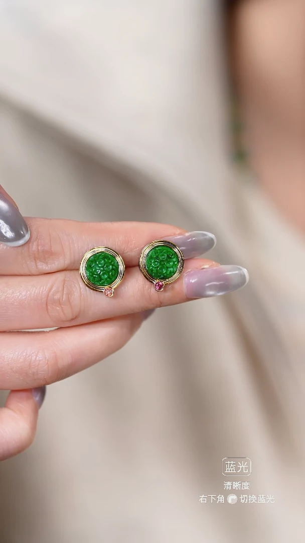 颈饰未镶嵌翡翠耳钉2