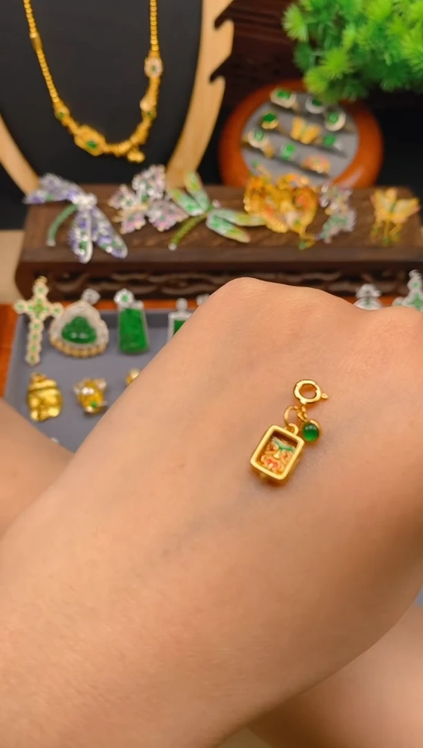 【闪购商品】翡翠吊坠(不含链)银S925镶嵌扎吉拉母