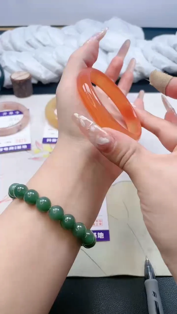 【闪购商品】石英质玉手镯未镶嵌496/54