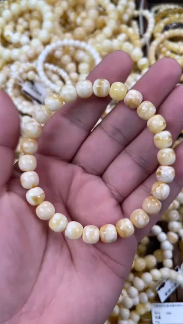 裸石琥珀未镶嵌L**?S4   8.5左右老型